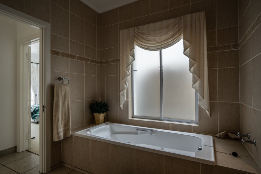 6 Bedroom Property for Sale in Royal Alfred Marina Eastern Cape